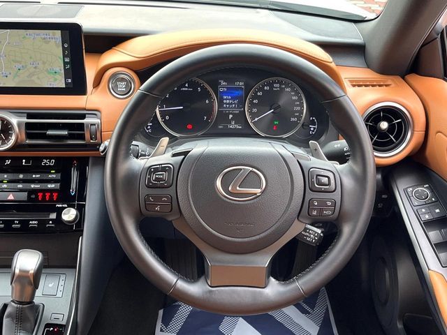 LEXUS IS300