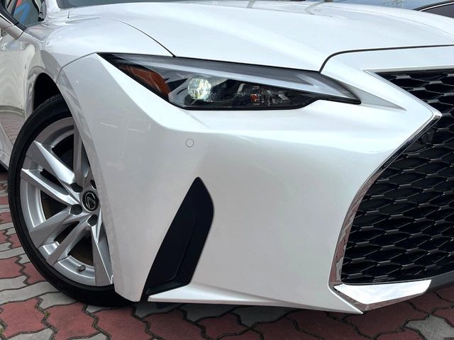 LEXUS IS300