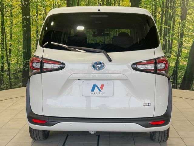 SIENTA HYBRID
