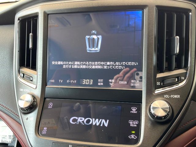 CROWN sedan