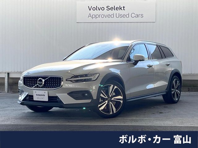 VOLVO V60 CROSS COUNTRY
