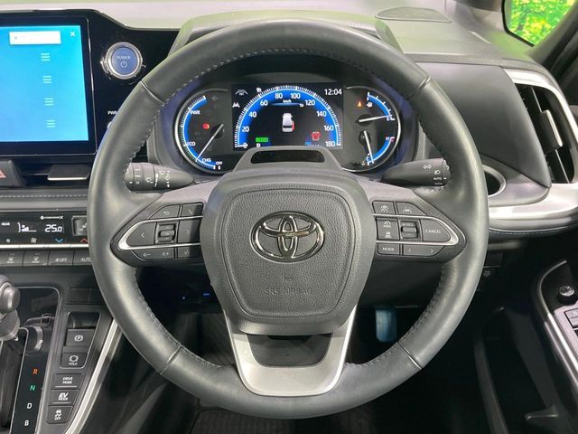 VOXY HYBRID