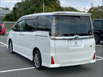 VOXY HYBRID