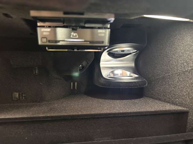 MERCEDES BENZ EQS