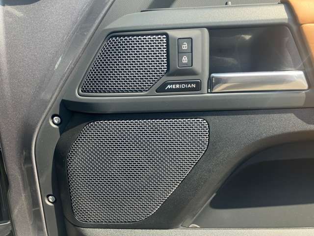 ROVER DEFENDER
