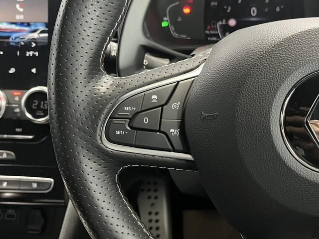 RENAULT MEGANE hatchback
