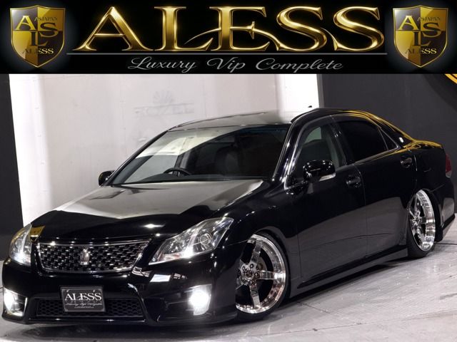 CROWN sedan