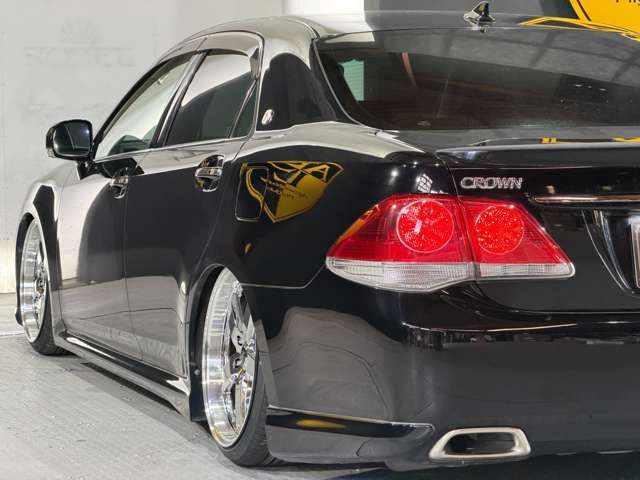 CROWN sedan