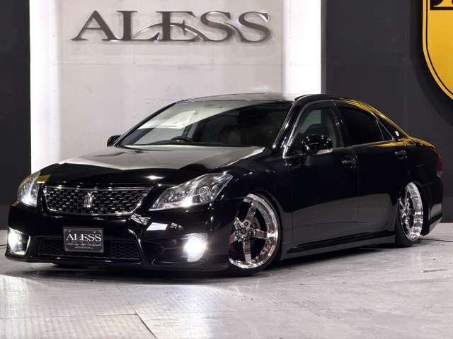 CROWN sedan