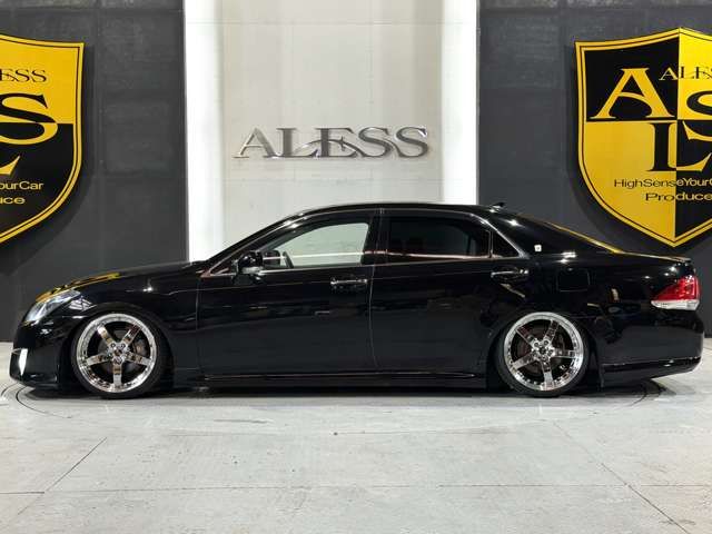 CROWN sedan