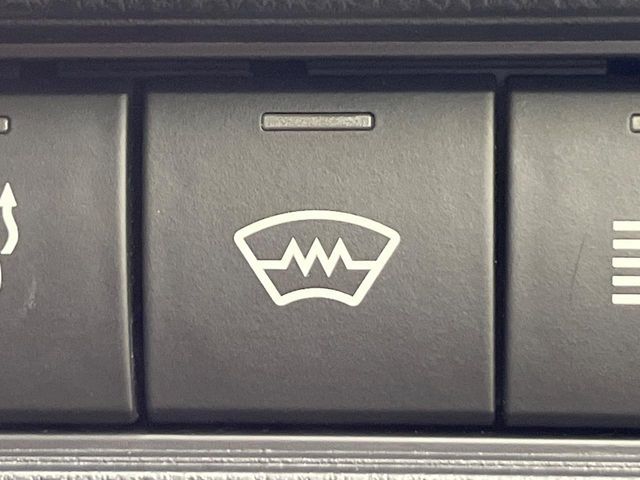 PRIUS 4WD