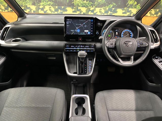 VOXY HYBRID