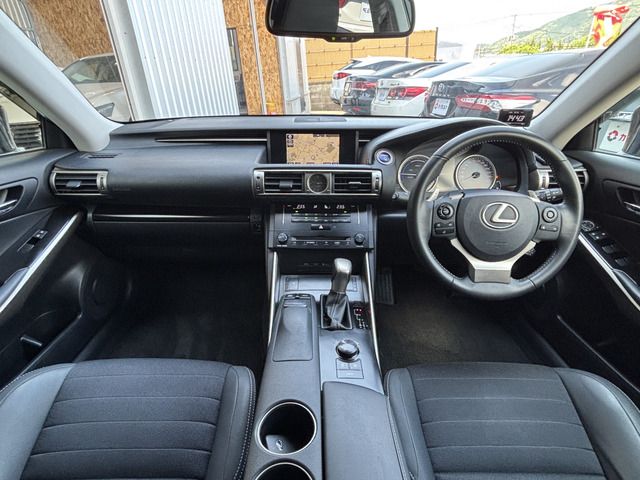 LEXUS IS300h