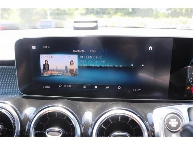 MERCEDES BENZ GLB