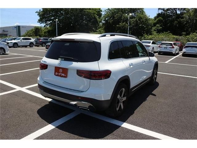 MERCEDES BENZ GLB