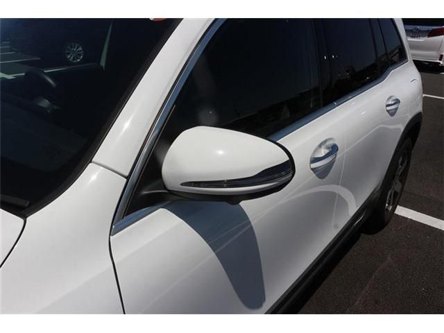 MERCEDES BENZ GLB