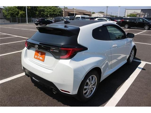 GR YARIS