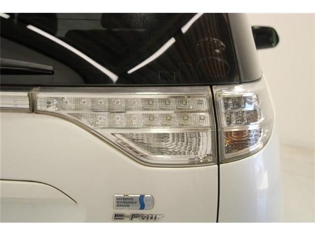 ESTIMA HYBRID 4WD