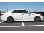 CROWN sedan hybrid