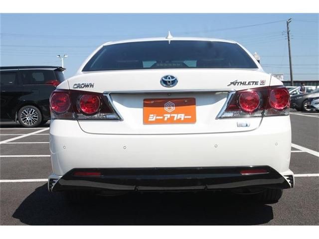 CROWN sedan hybrid