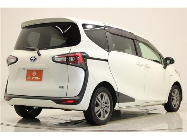 SIENTA HYBRID