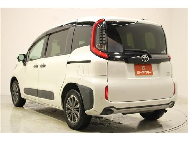 SIENTA HYBRID