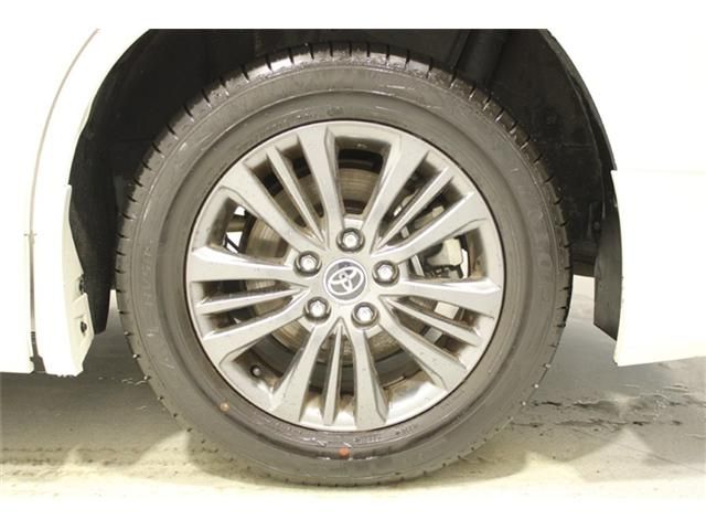 VOXY HYBRID