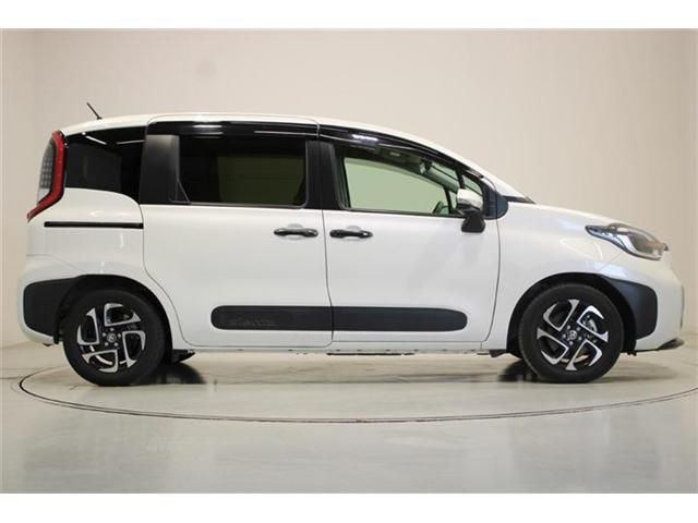SIENTA HYBRID