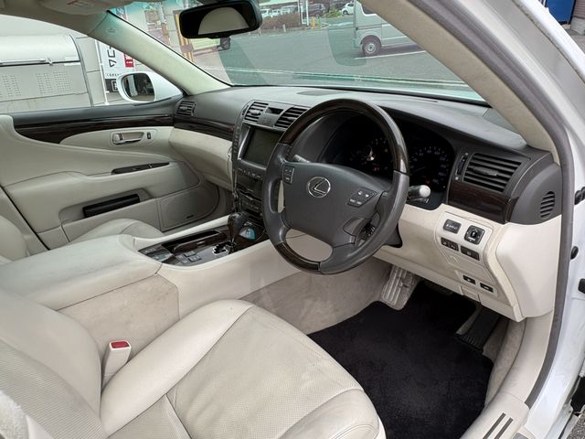LEXUS LS460