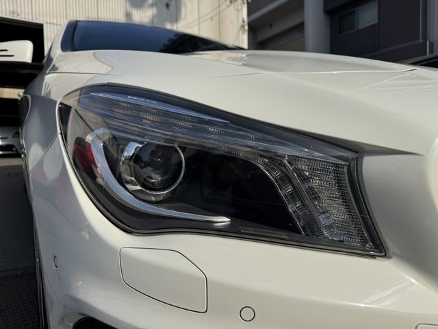 MERCEDES BENZ CLA Shooting Brake