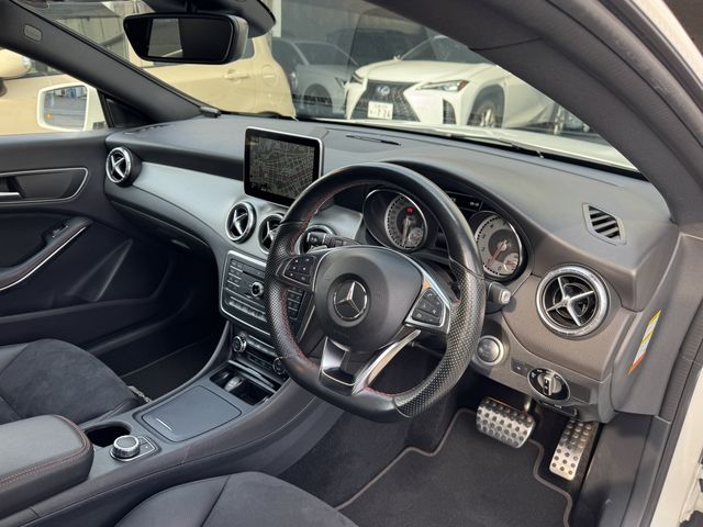 MERCEDES BENZ CLA Shooting Brake