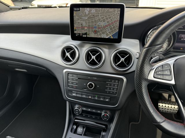 MERCEDES BENZ CLA Shooting Brake