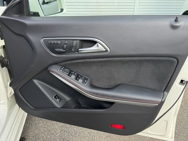 MERCEDES BENZ CLA Shooting Brake
