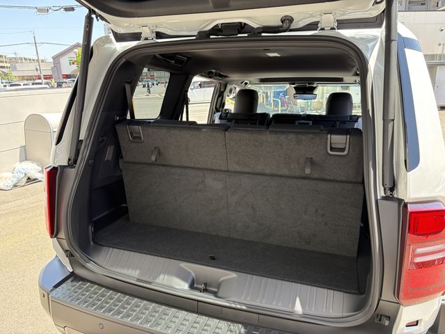 LANDCRUISER 250