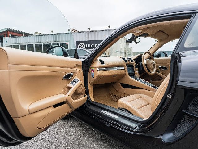 PORSCHE CAYMAN