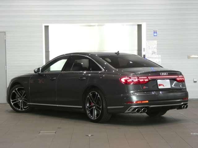 AUDI S8