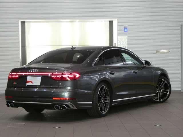 AUDI S8