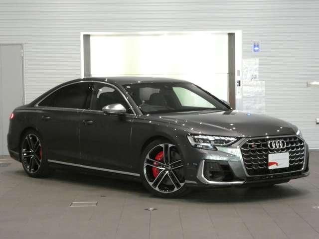 AUDI S8