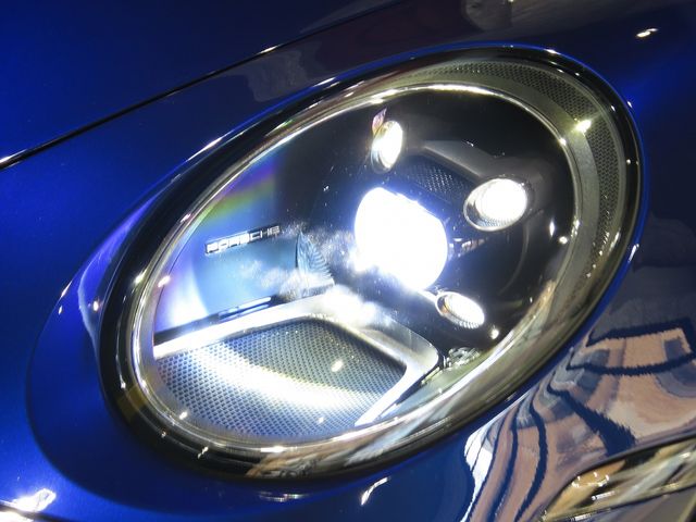 PORSCHE 911