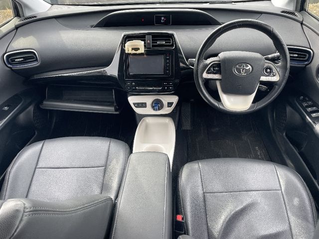 PRIUS 4WD