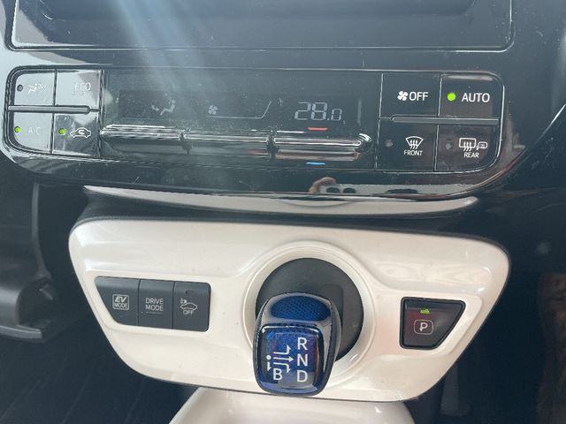PRIUS 4WD