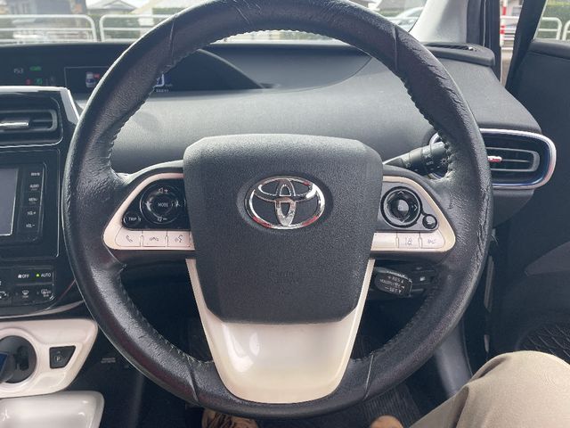 PRIUS 4WD