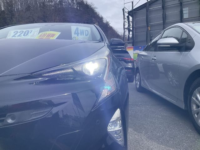 PRIUS 4WD