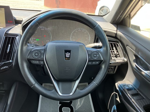 CROWN sedan hybrid