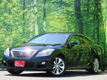 CROWN sedan hybrid