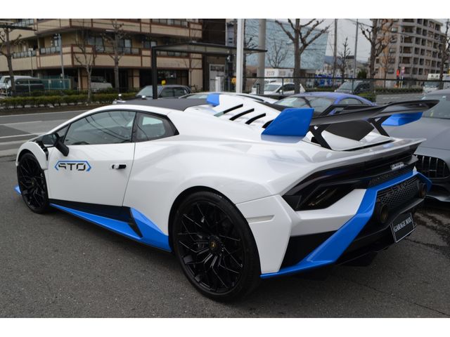 LAMBORGHINI HURACAN