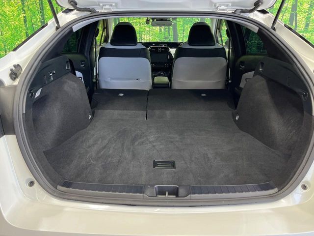 PRIUS 4WD