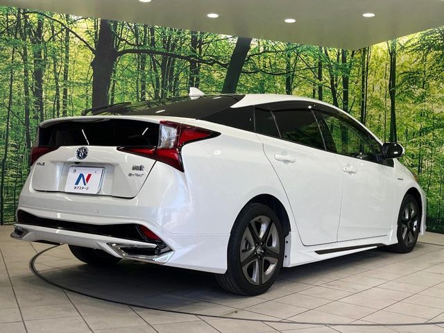 PRIUS 4WD