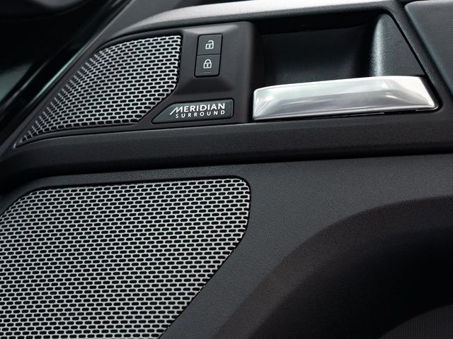 ROVER DEFENDER