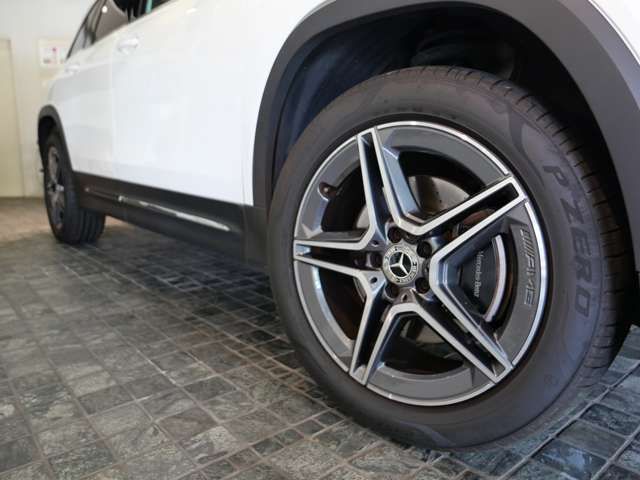 MERCEDES BENZ GLB